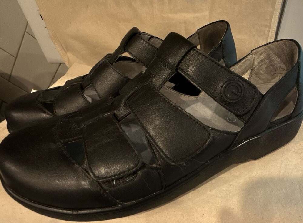 TRAQ by Alegria Women's Black Leather Fisherman Sandals Size 38 EU